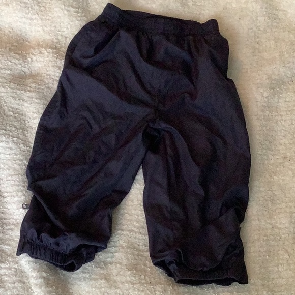 Boys splash plants - Picture 5 of 8